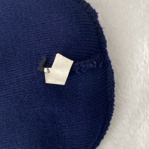 Navy beanie - Picture 10 of 10